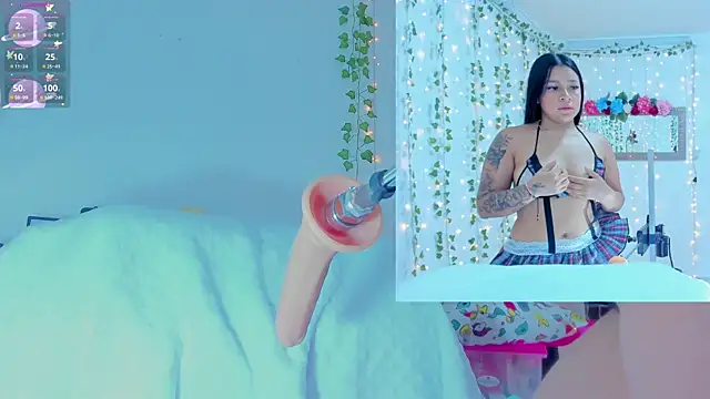 Snapshot of Tiffanny_Love_ chatting on 01-14-25, 09:45 Tiffanny Love online show from 01-14-25, 09:45