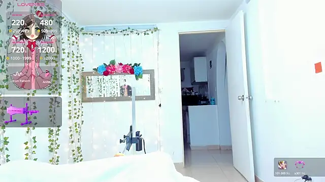 Snapshot of Tiffanny_Love_ chatting on 02-15-25, 09:27 Tiffanny Love online show from 02-15-25, 09:27