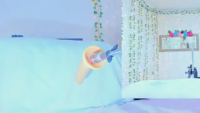 Tiffanny Love  online show from 10-09-25, 09:29