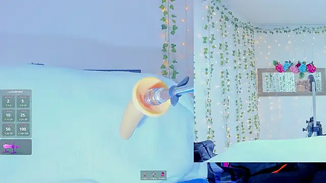 Tiffanny Love  online show from 10-22-25, 08:14