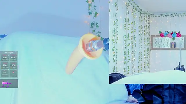 Tiffanny Love  online show from 10-28-25, 09:13