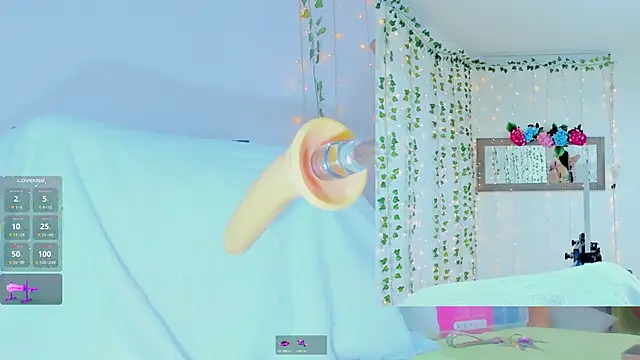 Tiffanny Love  online show from 10-31-25, 09:10