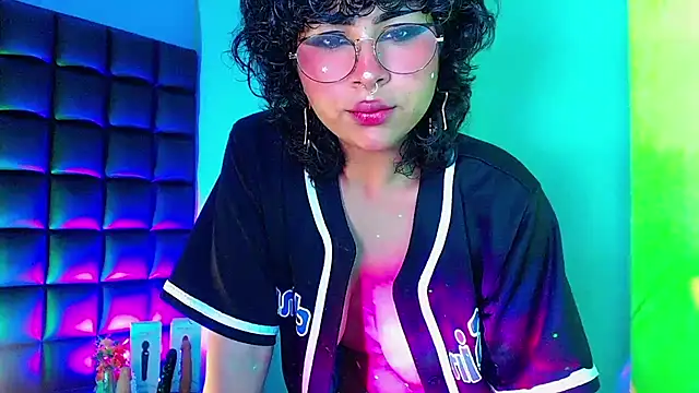 kuromi69 online show from 02-05-25, 04:27