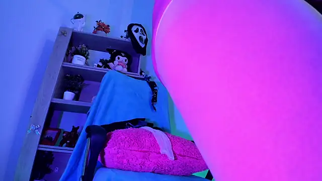 kuromi69 online show from 06-26-26, 05:23