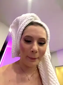 ChloeMarsch online show from 10-01-25, 04:18