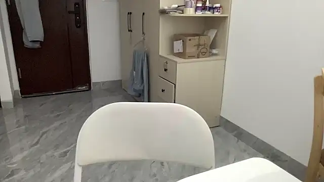 Snapshot of Louis_Baby chatting on 04-11-26, 02:10 Louis Baby online show from 04-11-26, 02:10