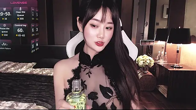 Snapshot of Cartier-__Daji- chatting on 04-12-26, 01:16 Cartier- Daji- online show from 04-12-26, 01:16