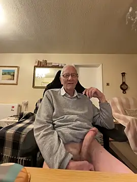 Snapshot of cutaboverest chatting on 03-17-26, 10:13 cutaboverest online show from 03-17-26, 10:13