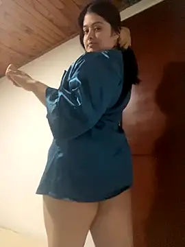 Stephania 18 online show from 09-18-25, 10:12