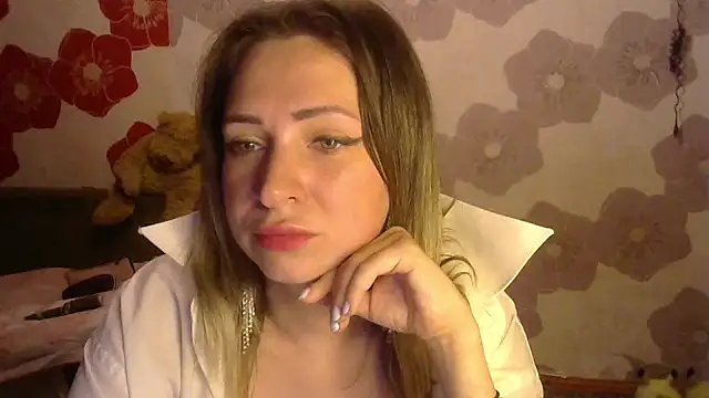 Queen Daenerys online show from 09-15-25, 07:47