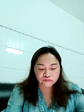 HanMeili online show from 06-15-26, 04:09