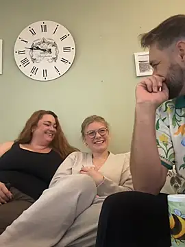 Snapshot of Curvyloveandhim chatting on 07-20-26, 07:55 Curvyloveandhim online show from 07-20-26, 07:55
