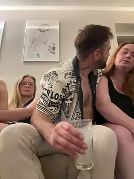 Snapshot of Curvyloveandhim chatting on 08-07-26, 10:34 Curvyloveandhim online show from 08-07-26, 10:34