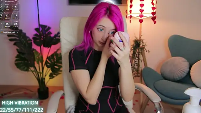 Selena Lily online show from 02-23-25, 10:20