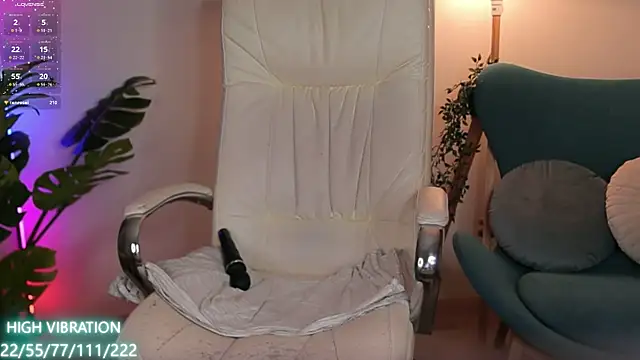 Selena Lily online show from 03-14-25, 10:16