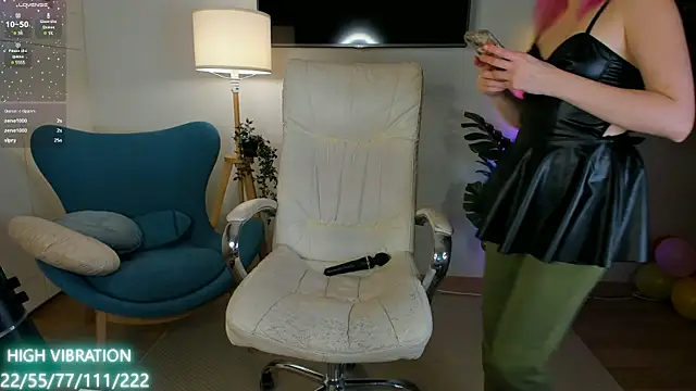 Selena Lily online show from 03-20-25, 04:42