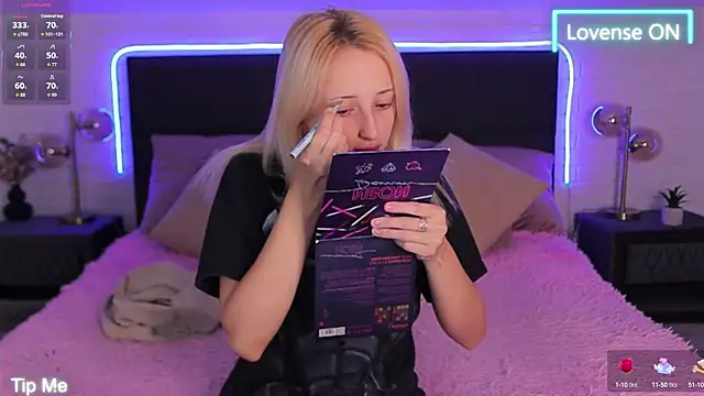 Selena Lily online show from 09-19-25, 05:53