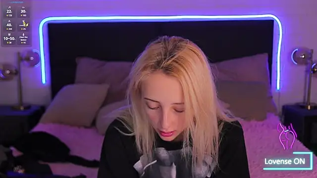 Selena Lily online show from 09-20-25, 12:39