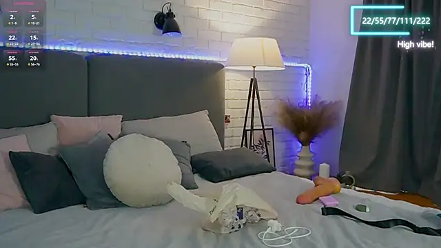 Selena Lily online show from 09-29-25, 06:18