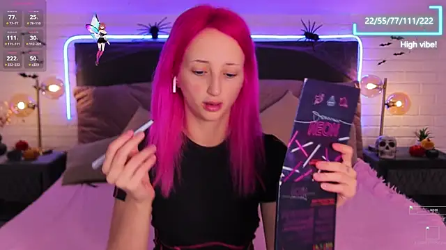 Selena Lily online show from 10-27-25, 07:01