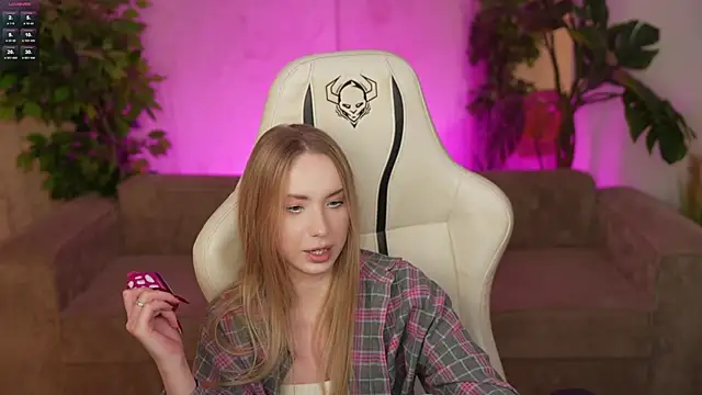 Linda054 online show from 10-27-25, 08:24