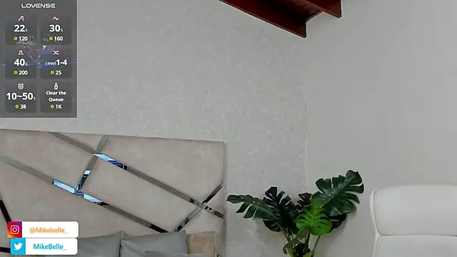 Snapshot of mike_belle chatting on 12-27-24, 10:05 mike belle online show from 12-27-24, 10:05