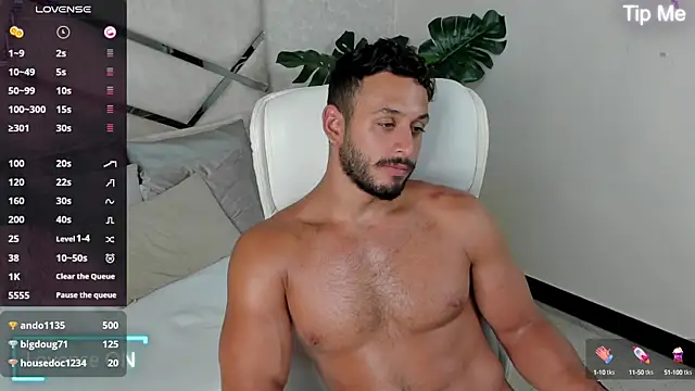 Snapshot of mike_belle chatting on 01-11-25, 12:44 mike belle online show from 01-11-25, 12:44