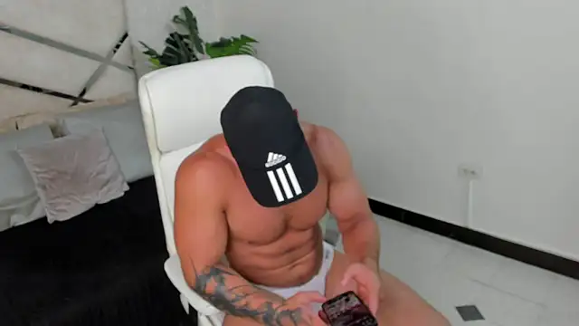 Snapshot of mike_belle chatting on 03-11-25, 08:09 mike belle online show from 03-11-25, 08:09