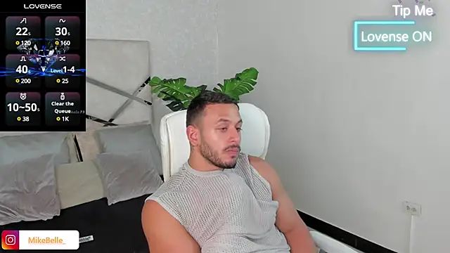 Snapshot of mike_belle chatting on 03-14-25, 07:12 mike belle online show from 03-14-25, 07:12