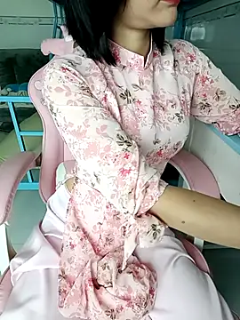    Erin    online show from 09-11-25, 03:23