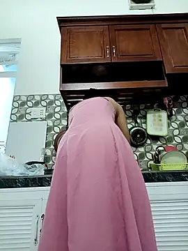    Erin    online show from 09-15-25, 04:12