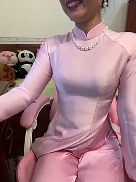    Erin    online show from 04-28-26, 02:21