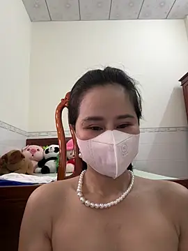 Snapshot of ___Erin___ chatting on 05-29-26, 04:32 Erin online show from 05-29-26, 04:32