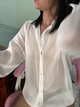 Snapshot of ___Erin___ chatting on 06-12-26, 03:22 Erin online show from 06-12-26, 03:22