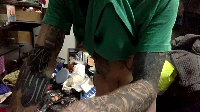 Snapshot of Robriguezxxx chatting on 02-16-26, 06:31 Robriguezxxx online show from 02-16-26, 06:31