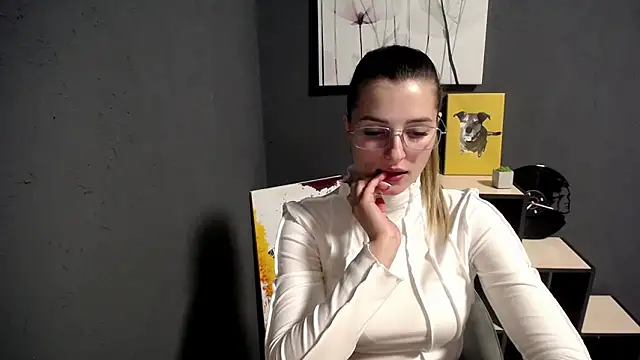 Snapshot of lady_olivia_ chatting on 10-06-25, 02:25 lady olivia online show from 10-06-25, 02:25