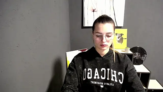 lady olivia  online show from 11-17-25, 02:23