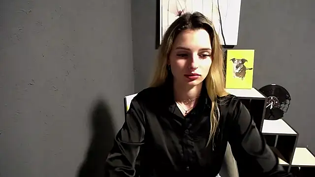 lady olivia  online show from 05-08-26, 04:34