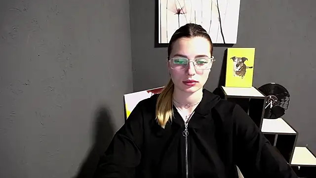 lady olivia  online show from 05-15-26, 12:34
