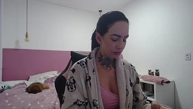 YasmimBrasil online show from 06-12-26, 06:01