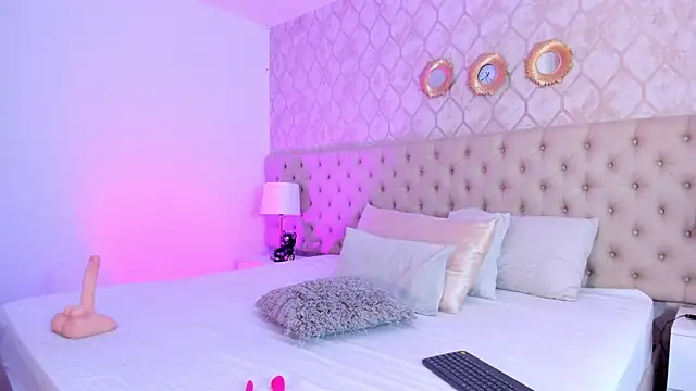 SofieReyes online show from 06-19-26, 01:37