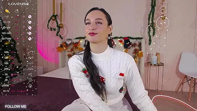 Snapshot of Lolly_Neal chatting on 12-25-24, 05:05 Lolly Neal online show from 12-25-24, 05:05