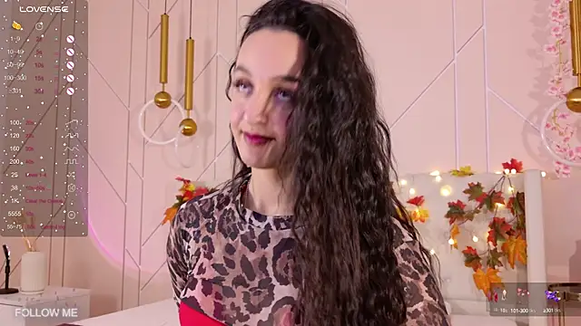 Snapshot of Lolly_Neal chatting on 01-26-25, 09:19 Lolly Neal online show from 01-26-25, 09:19