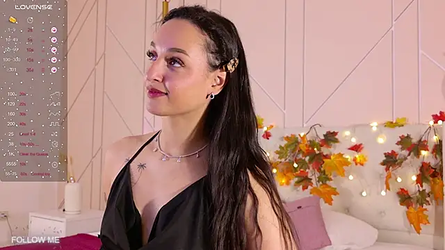 Snapshot of Lolly_Neal chatting on 01-29-25, 09:12 Lolly Neal online show from 01-29-25, 09:12