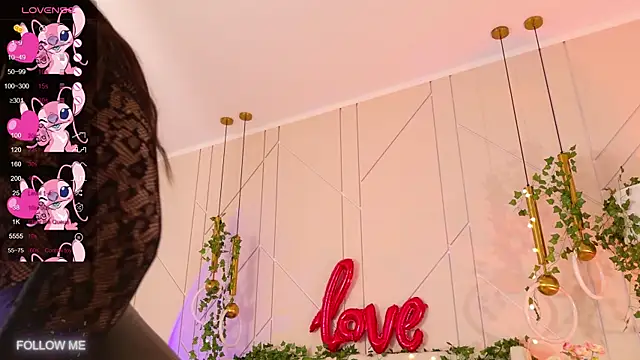 Snapshot of Lolly_Neal chatting on 02-21-25, 11:11 Lolly Neal online show from 02-21-25, 11:11