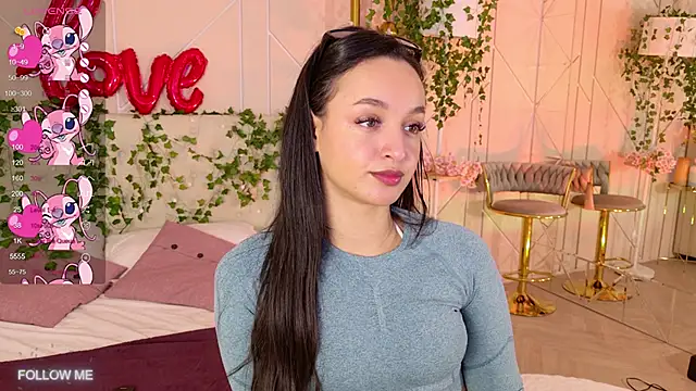 Snapshot of Lolly_Neal chatting on 03-05-25, 05:40 Lolly Neal online show from 03-05-25, 05:40