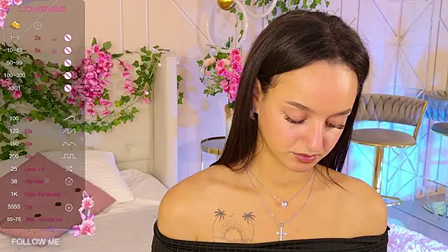 Snapshot of Lolly_Neal chatting on 09-12-25, 05:07 Lolly Neal online show from 09-12-25, 05:07