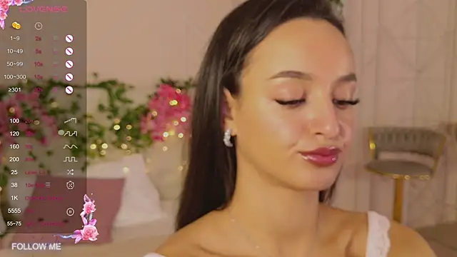 Snapshot of Lolly_Neal chatting on 09-24-25, 05:11 Lolly Neal online show from 09-24-25, 05:11