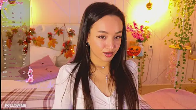 Snapshot of Lolly_Neal chatting on 11-03-25, 04:58 Lolly Neal online show from 11-03-25, 04:58