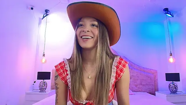 Snapshot of Victoria_Adams14 chatting on 04-18-26, 04:38 Victoria Adams14 online show from 04-18-26, 04:38